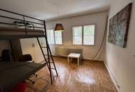 Großzügiges Wohnhaus auf großem Grundstück in idyllischer Lage! Sanierungsbedürftig!