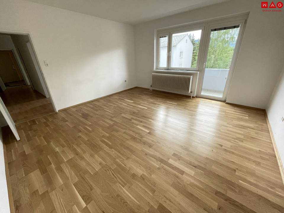 Helle 3 Zimmerwohnung mit Balkon zu vermieten!