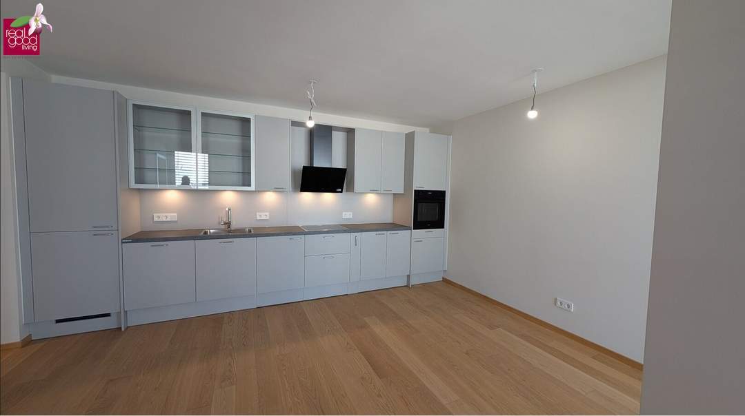 Wie Erstbezug: Akonti für Warmwasser und Heizung inkludiert! Entzückende 2 Zimmerwohnung mit einer kleinen, aber feinen Loggia in sehr guter Infrastrukturlage