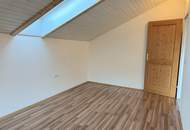 ZU MIETEN! 2-Zimmer-Wohnung mit Kachelofen und herrlichem Balkon in sonniger Ruhelage von Bad Ischl!