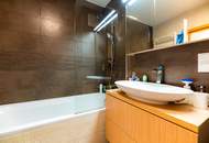 Vollrenovierte Dreizimmer-Wohnung mit großem Kellerraum