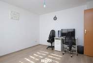 Wohnkomfort in Sackgassenlage: Doppelhaushälfte mit 2 Wohneinheiten, Garten, Terrasse &amp; Balkon
