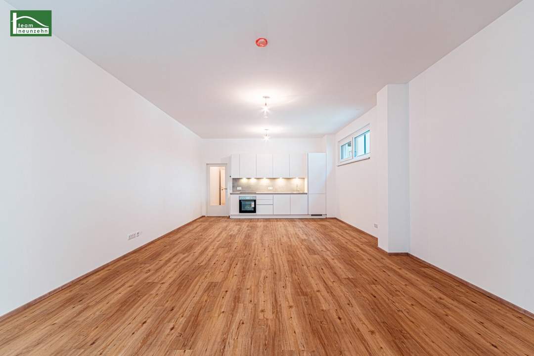 Erstbezugs-Büro oder Praxis mit Hof-Gärtchen zum Nettopreis! Küche und hochwertige Ausstattung inklusive!