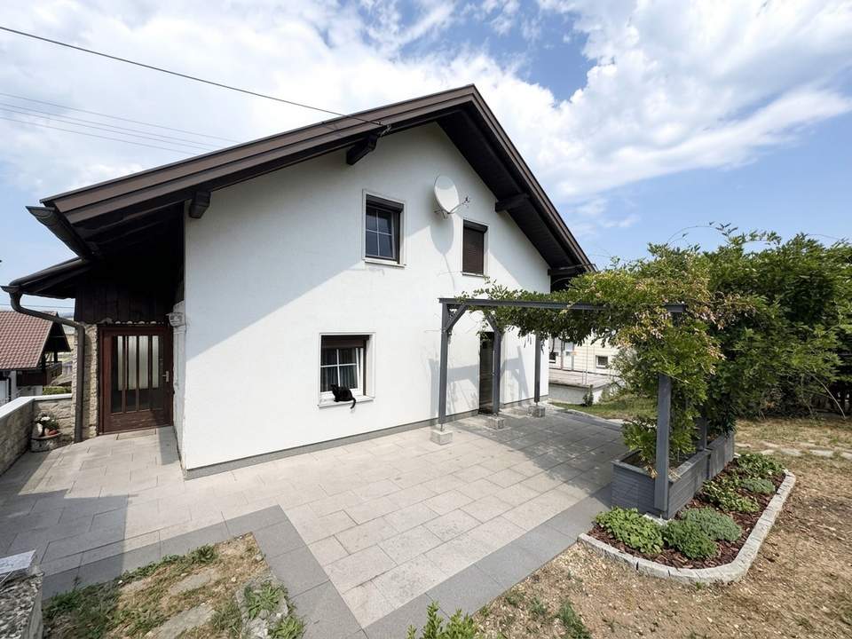 Saniertes Einfamilienhaus mit Charme in Aussichtslage