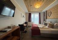 Einzigartige Traditions- Gastronomie, Zimmervermietung und Fischteich. Das topsanierte "Wanderl" bietet Renditen von 8-10% jährlich