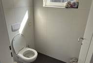 UFERPARZELLE mit renoviertem Badehäuschen und eigenem Badesteg auf Pachtgrund - zu verkaufen