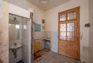 ++KLNB121++ Renovation Opportunity: Well-Located Studio Apartment with Airbnb Potential