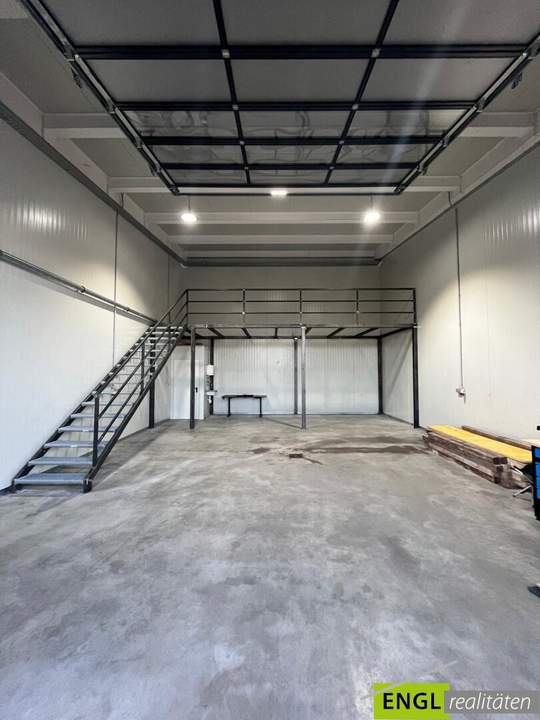 Perfekte Lagerhalle oder Fertigungshalle für Handwerkerwerkstätte