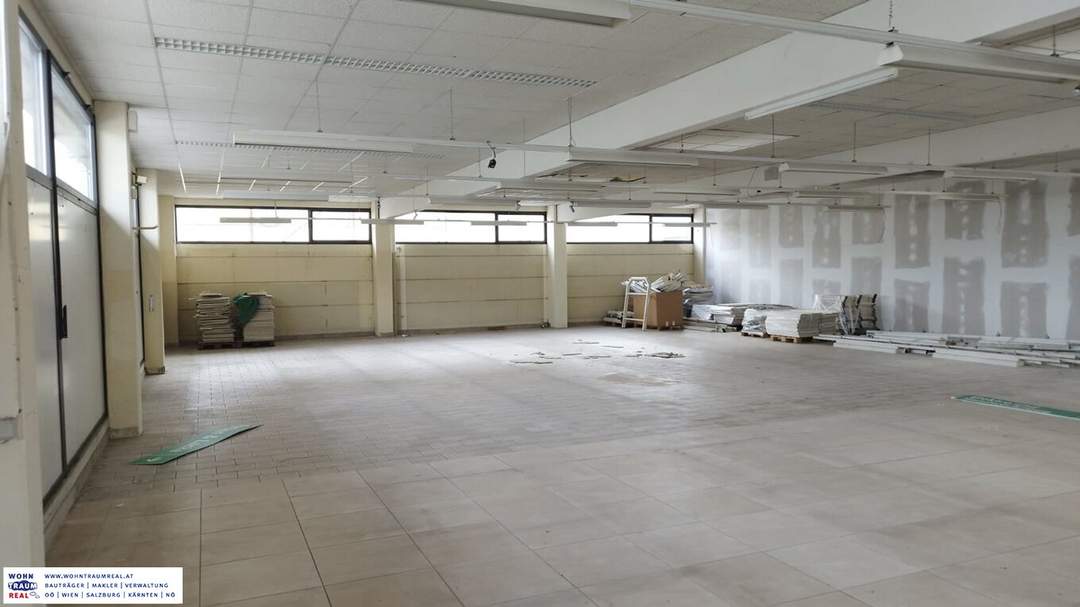 Große Verkaufs- oder Bürofläche zur MIETE - 463 m² zur freien Nutzung