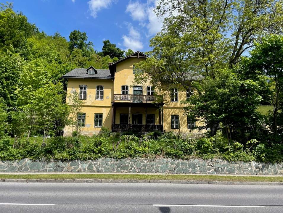 Gründerzeitvilla in Payerbach/Reichenau an der Rax mit Spuren der Vergangenheit