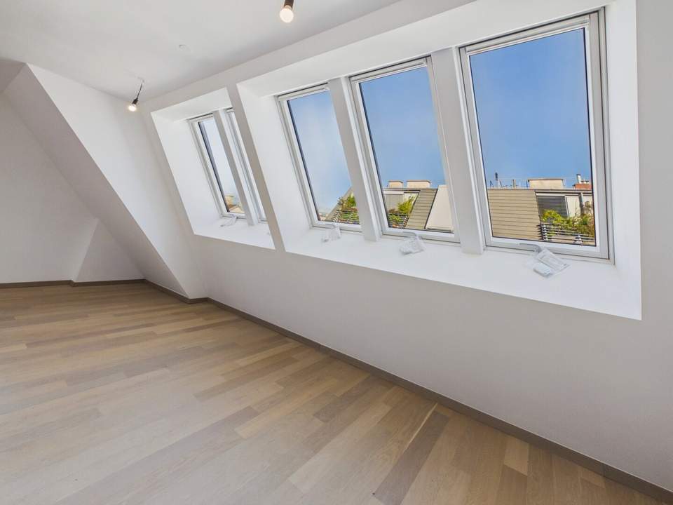 Helle DG Wohnung mit privater Dachterrasse im Herzen von Währing (Nähe Kutschkermarkt)