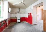 HOFLAGE mit GRÜNBLICK | 3. Stock | Sanierungsbedürftiger Altbau | Bewilligte Planung inkl. bewilligtem Balkon | Nähe Einsiedlerpark, U4 Margaretengürtel, künftiger U2-Station Reinprechtsdorfer Straße