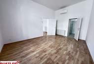 Wunderschöne helle 3-Zimmer Altbauwohnung mit neuer Küche und modernen Badezimmern!