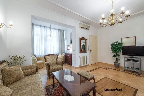 3-Zimmer-Wohnung mit Gartenanteil und Pkw-Stellplätzen