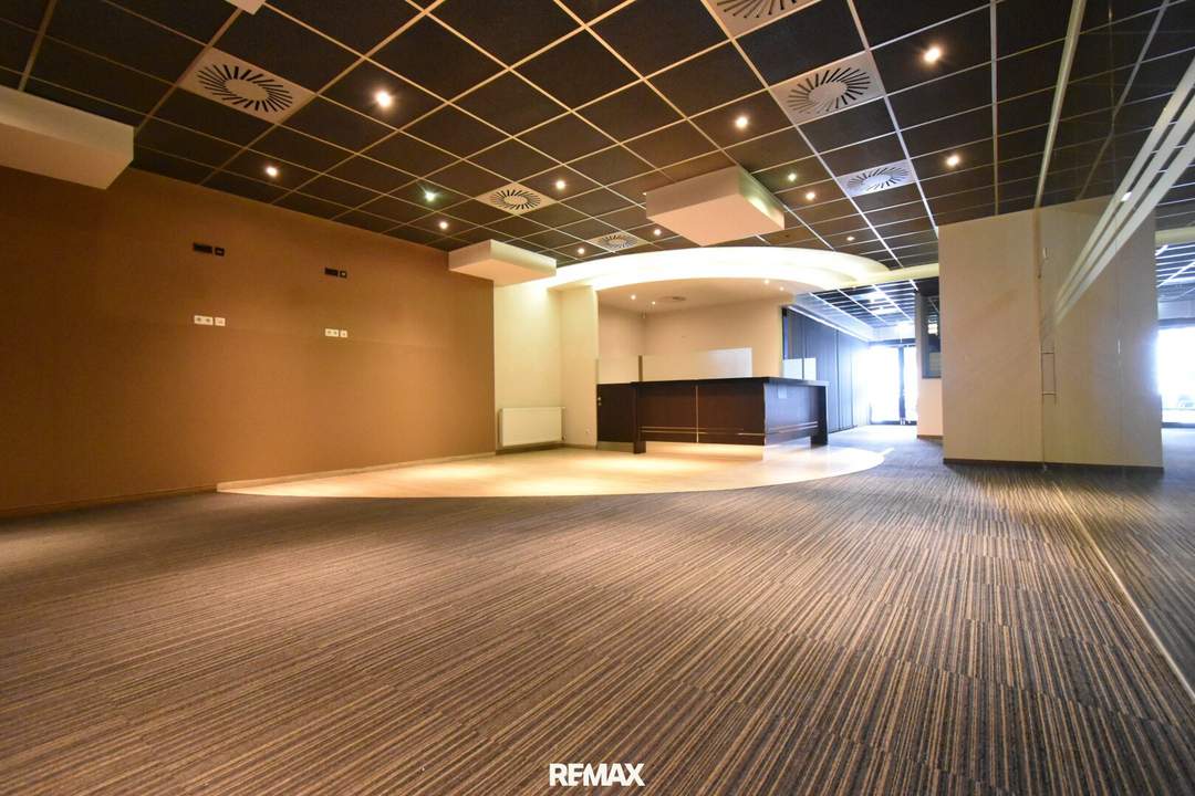 284 m² NUTZFLÄCHE – ZENTRUM VON STEYR – AB SOFORT VERFÜGBAR! Barrierefreie Büro- und Geschäftsfläche im Zentrum von Steyr – moderne IT-Infrastruktur, Klimatisierung und zeitgemäße Ausstattung!