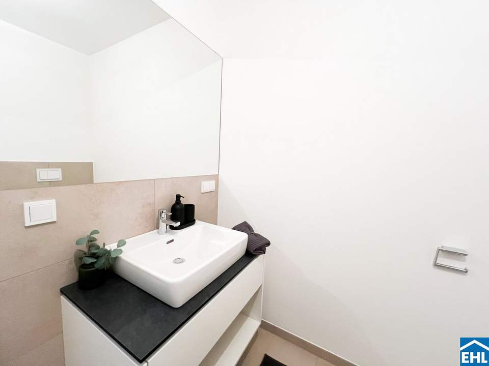 Geräumige 2-Zimmer-Wohnung mit Loggia und Einbauküche – Urbaner Wohnkomfort im High Five ab 01. Juni 2025!