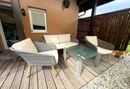 Ihr kleines Wohnparadies: Neuwertiger Bungalow mit Garten und Carport