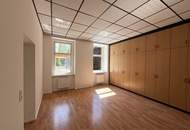Sanierte großzügige und lichtdurchflutete Bürofläche mit Blick ins Grüne - rd. 174 m2, 5 Zimmer, 2 WCs und rd. 29 m2 klimatisierter Wintergarten in Wien-Liesing