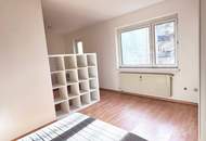 | MÖBLIERTE &amp; HELLE KLEINWOHNUNG | 1 ZIMMER inkl. MINI-KÜCHE | 2. OBERGESCHOSS | CA. 27m²