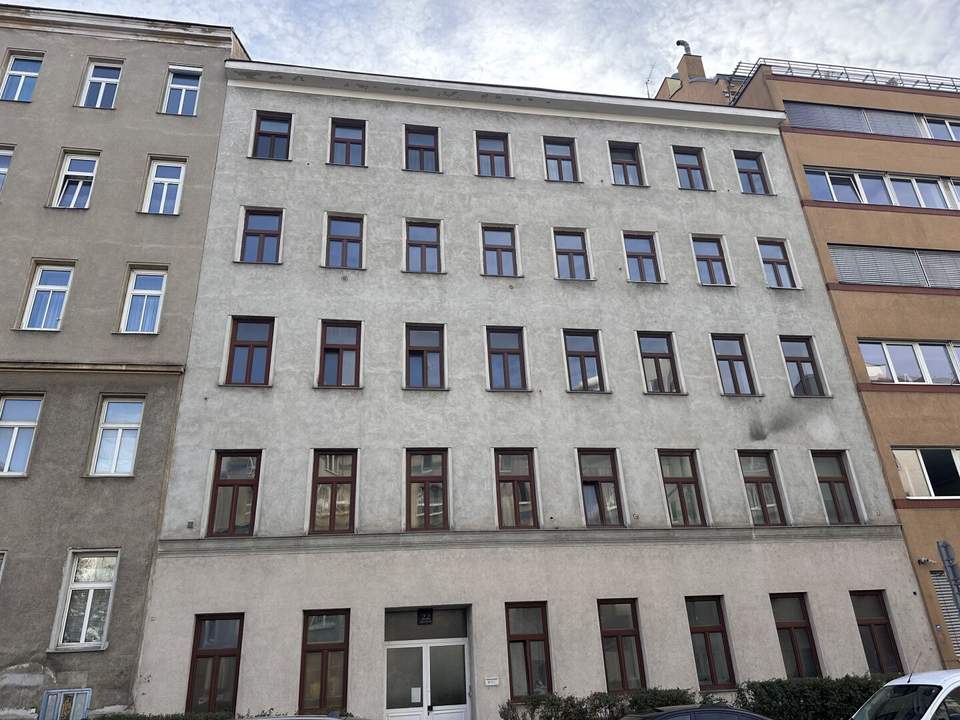 RUHELAGE- SüdOst Ausrichtung- Charmanter Altbau mit Potenzial – Sanierungsbedürftig.! - Nähe U4 und U6 Spittelau