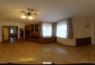Großzügiges Einfamilienhaus mit neuer PV-Anlage und 2 Terrassen auf sehr großem Grundstück!