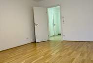 SONNENUNTERGANG UND URLAUBSGEFÜHL MITTEN IN DER STADT