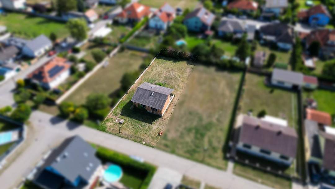 PREISREDUZIERT - Lassen Sie Ihrer Phantasie freien Lauf: Rohbau mit Erweiterungspotential und großem Grundstück