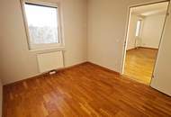 DACHGESCHOSS, sonnige 74 m2 Neubau, Wohnküche, 2 Zimmer, Wannenbad, Parketten, Holbeingasse