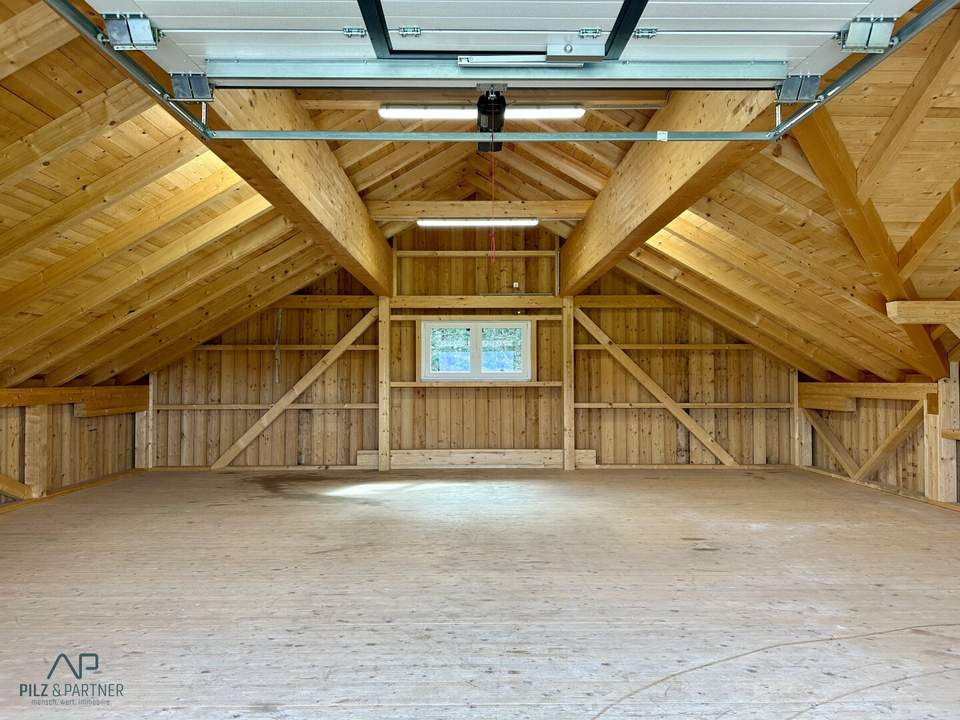 Atelier/Lager/Kreativraum in landwirtschaftlichem Gebäude.