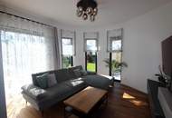 Exklusives Wohnen in sonniger Lage! Neuwertige, komplett möblierte Doppelhaushälfte mit Traunsteinblick!