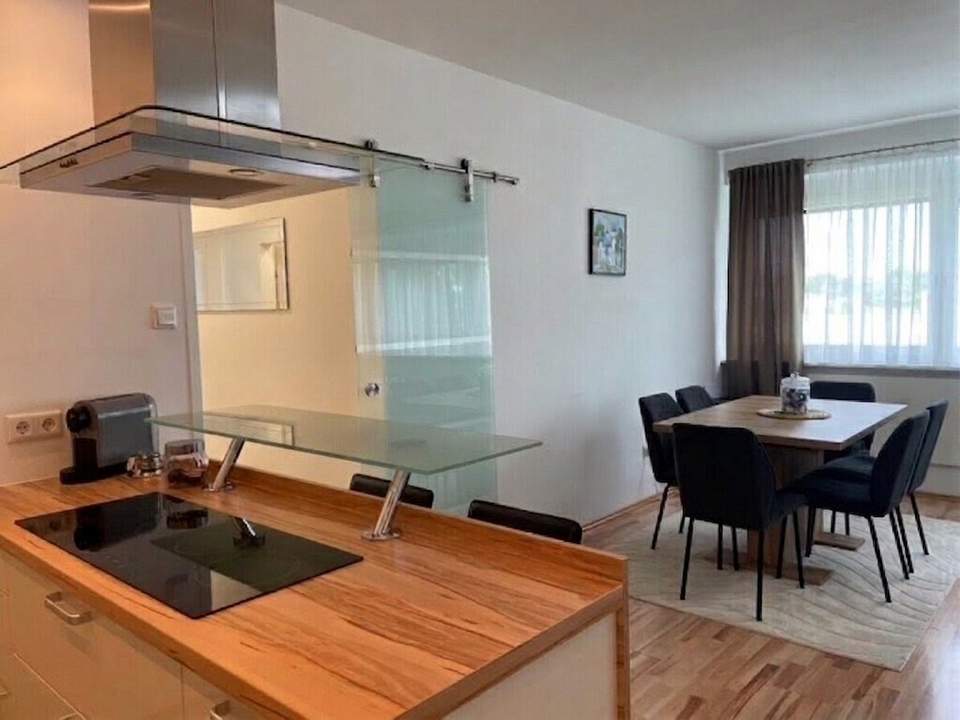 Feldkirchen bei GRAZ: Sonnige, renovierte 3-Zimmer-Wohnung in Ruhelage mit Erstbezugscharakter, Loggia + Parkplatz