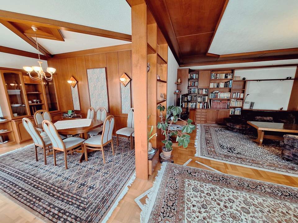 Einfamilienhaus mit grossem Grund