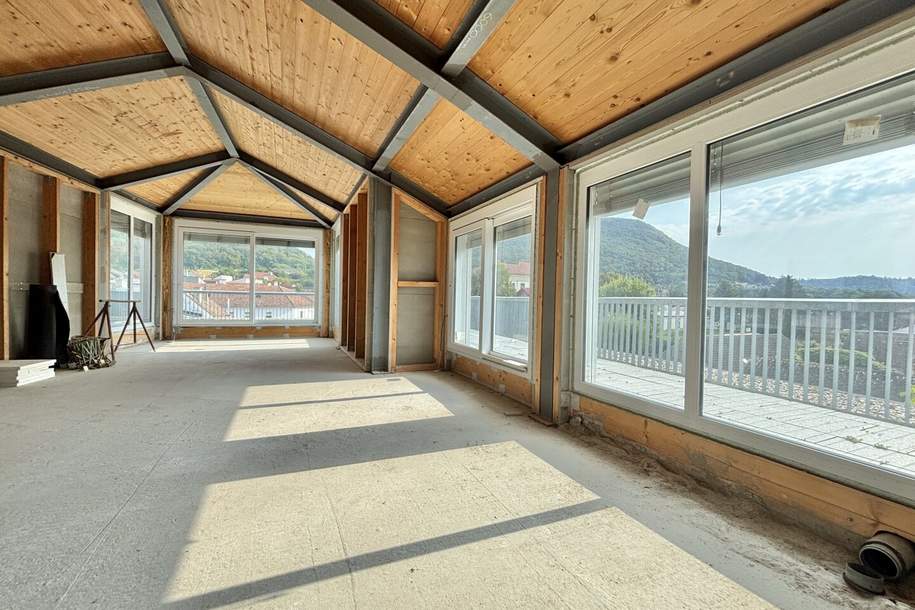 DG-Ordination über den Dächern Hainburgs mit direktem Blick auf den Schlossberg | Rundumterrasse, ca. 136m² | noch frei gestaltbare Raumaufteilung, Gewerbeobjekt-miete, 1.730,65,€, 2410 Bruck an der Leitha