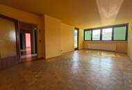 Toll geschnittene 3,5 Zimmer Wohnung + Loggia / TOP-Verkehrsanbindung / sanierungsbedürftig