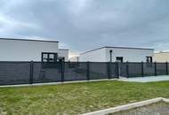 Hochmodernes Seehaus, Bungalow, 3 Zimmer, mit Garten und Terrasse, nur 4 Gehminuten vom Neufelder See entfernt