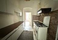 Sanierungsbedürftige 2-Zimmer- Wohnung im 1.OG! Sanieren Sie diese Wohnung ganz nach Ihren Bedürfnissen.