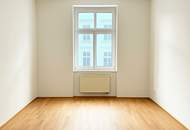 Renditestark investieren: Drei kernsanierte Wohnungen mit Gewerbenutzung in zentraler Lage!