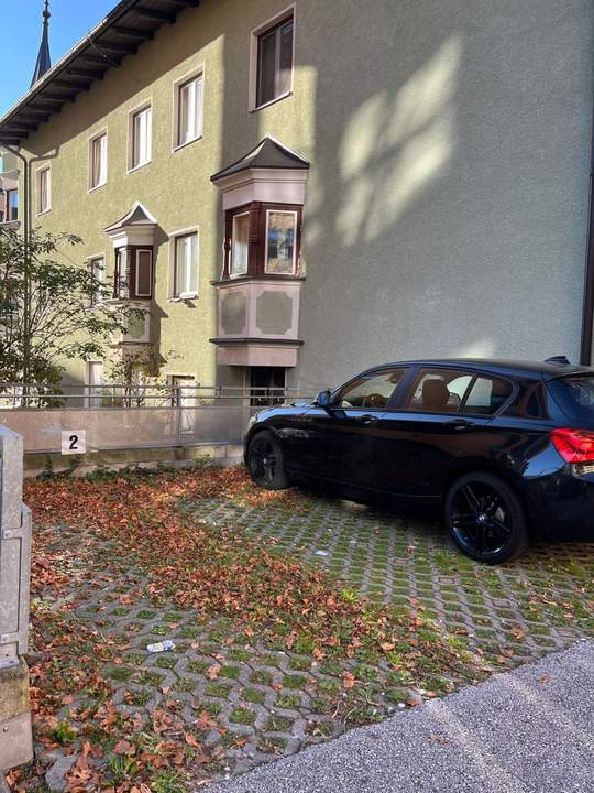 Autoabstellplatz in Pradl zu vermieten!