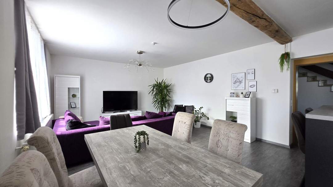 EIGENGRUND in NEUFELD!!! Generalsaniertes, großzügig angelegtes Haus mit Salzwasserpool und Garage!!