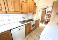 "Haus mit Garten, Pool, und Garage"