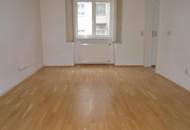 Große 5-Zimmer-Wohnung mit Balkon - WG-tauglich - verfügbar ab November 2026