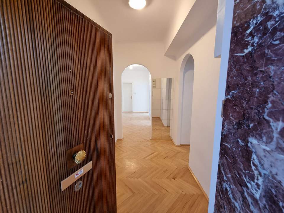WOHNUNGSPAKET IM OPERNRINGHOF // 4 WOHNEINHEITEN