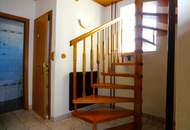 GEDIEGENES HAUS MIT ZWEI WOHNEINHEITEN UND GROSSEM GARTEN!