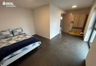 Teilsaniertes Einfamilienhaus mit großzügigem Nebengebäude