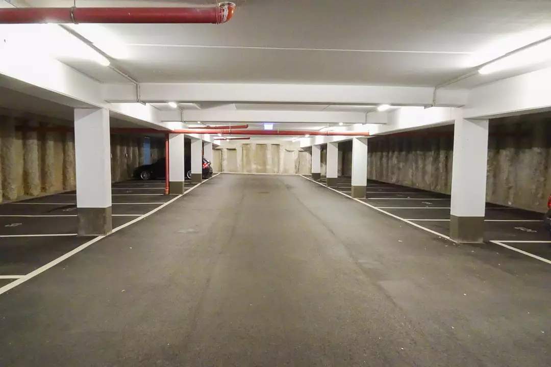 Kauf-Tiefgaragenstellplätze für PKW (Schlossparkgarage) 24/19