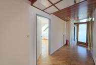 Provisionsfreie Mietwohneinheit in einem Wohnhaus im Obergeschoß in ländlicher Ruhelage.
