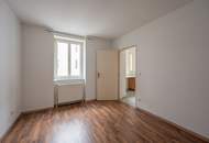 ++AIRBNB++ Unlock the Potential – 3-Room Period Apartment to Make Your Own