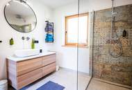 Idyllisches Almhüttendorf mit drei modernen Chalets – Freizeitwohnsitzwidmung!