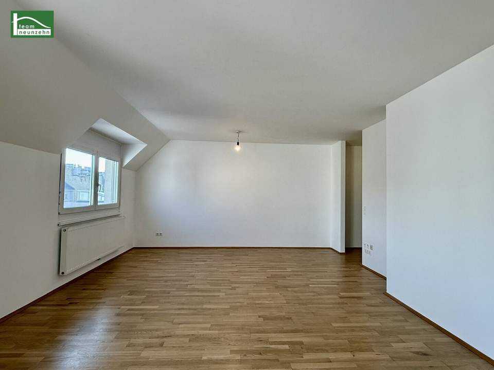 Großzügige 4-Zimmer Dachgeschosswohnung inkl. Einbauküche, Klimaanlage und sonniger Freifläche!