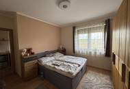 Großzügiges &amp; exklusives Familienhaus auf einer Ebene mit Garten und Nebengebäude